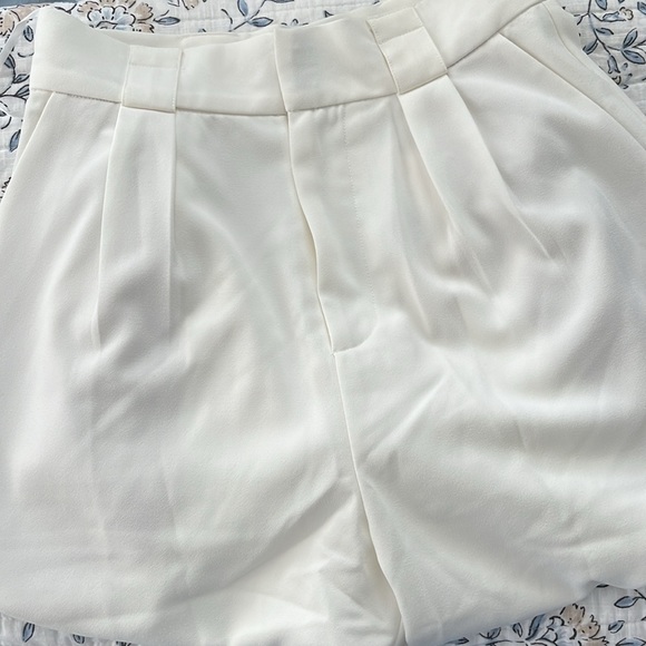 White high waited plet straight leg pants - Picture 4 of 4